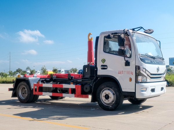 東風(fēng)大多利卡7方勾臂垃圾車(chē)