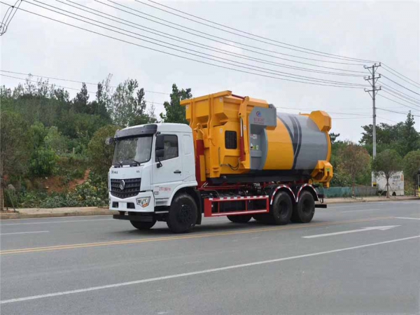 東風專底18方后雙橋勾臂垃圾車