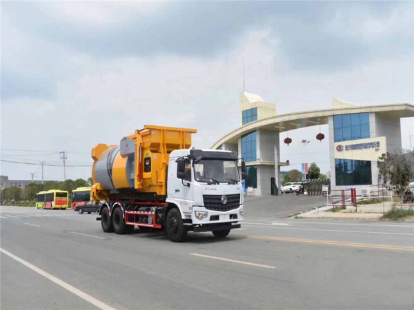 東風專底18方后雙橋勾臂垃圾車