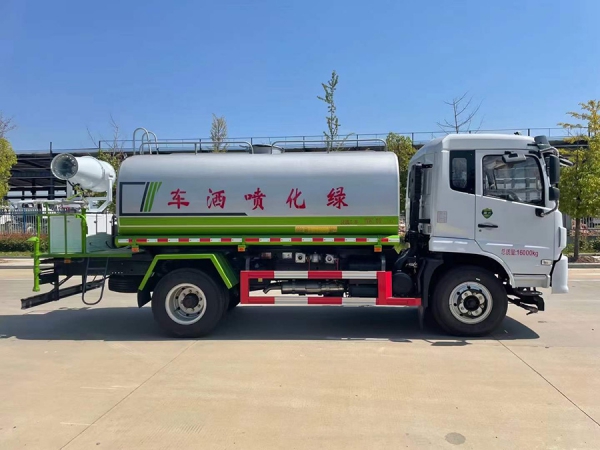 東風(fēng)福瑞卡12噸灑水車